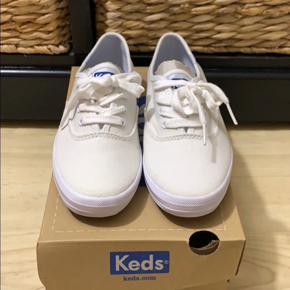 KEDS WHITE CANVAS
